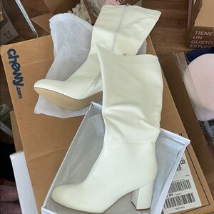 Elegant White Women's Boots